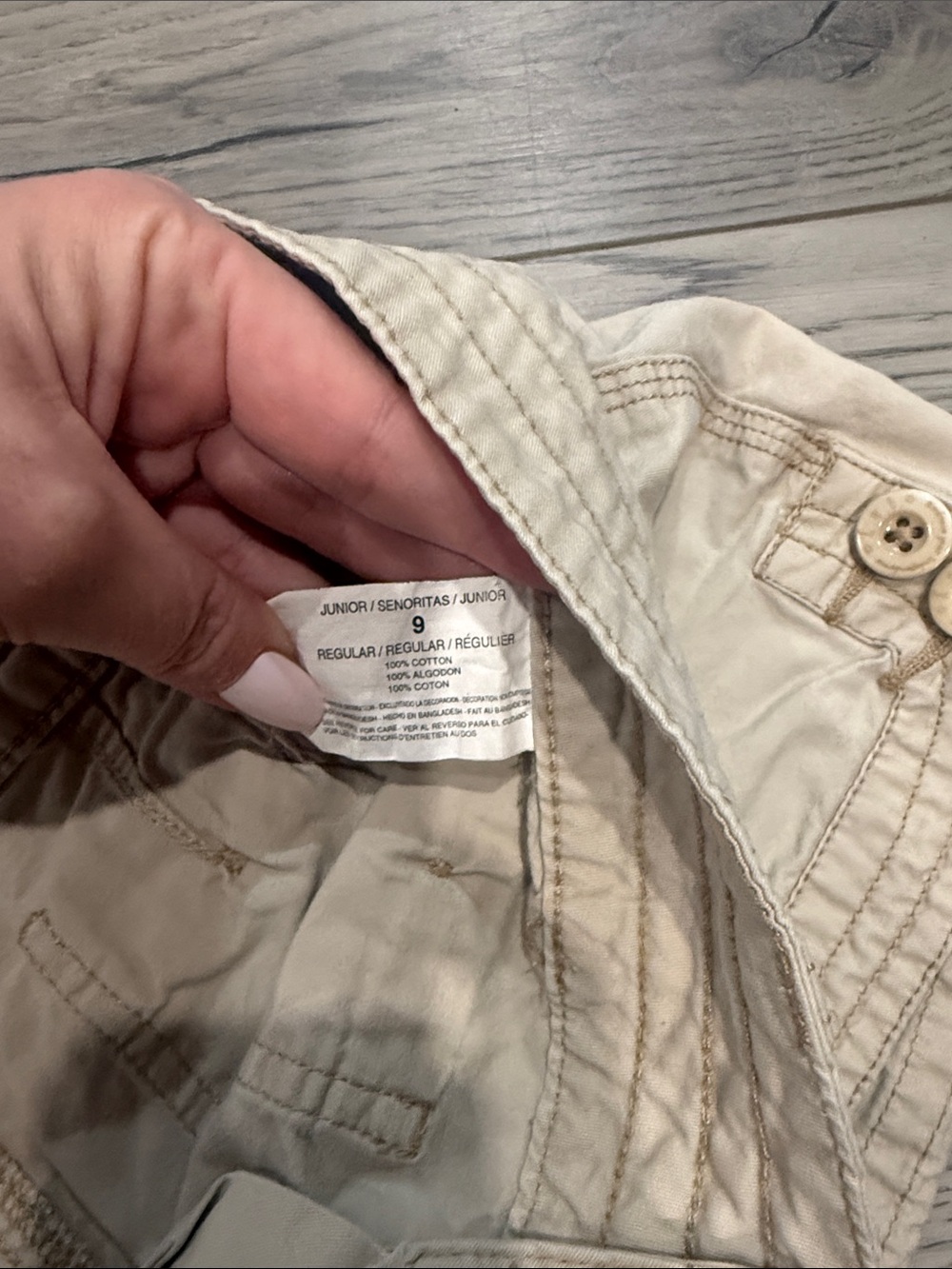 lei Cream Low-Rise Button Pocket Jean Shorts - Picture 4 of 4
